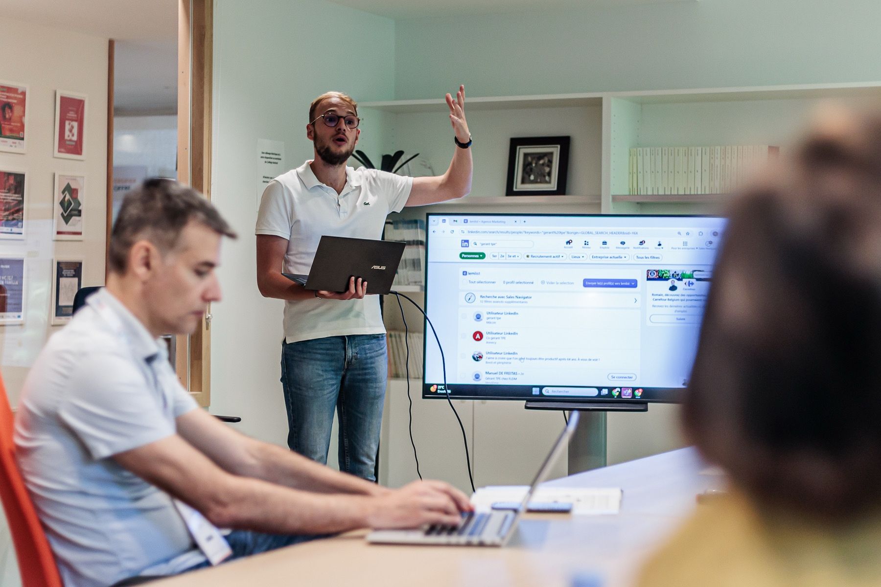 Formateur LinkedIn, IA et Canva sur-mesure